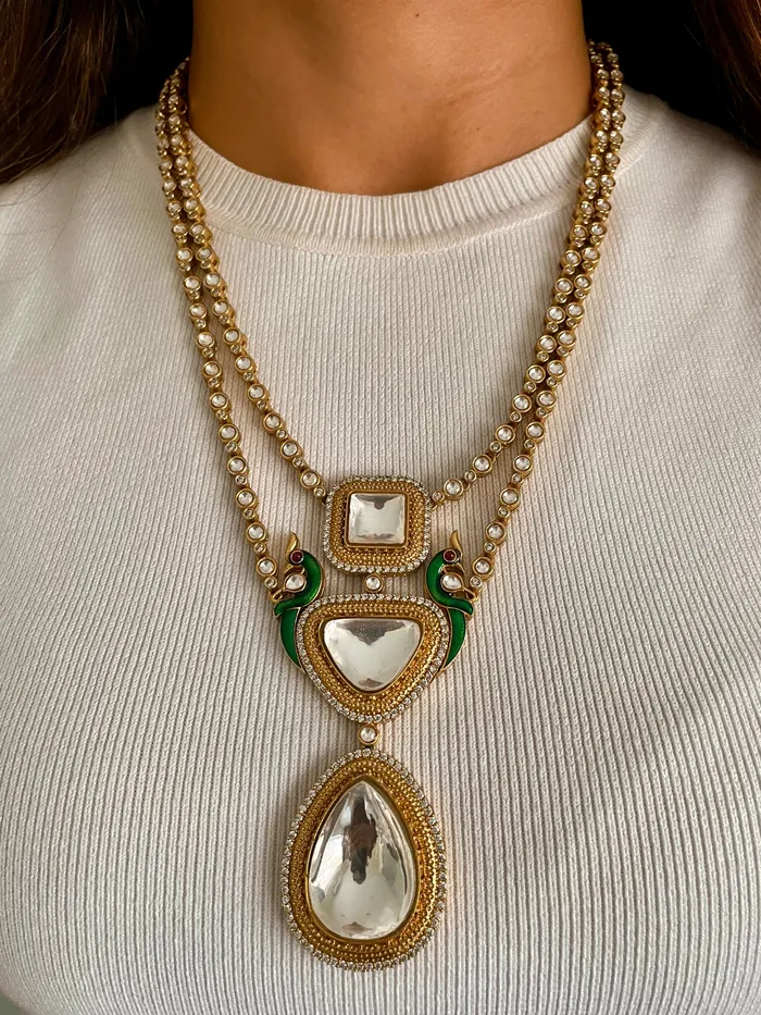 Necklaces PRERTO ECOMMERCE PRIVATE LIMITED 3 Stone Parrot Layered Polki Statement Necklace Set Necklace Earrings Maang Tikka
