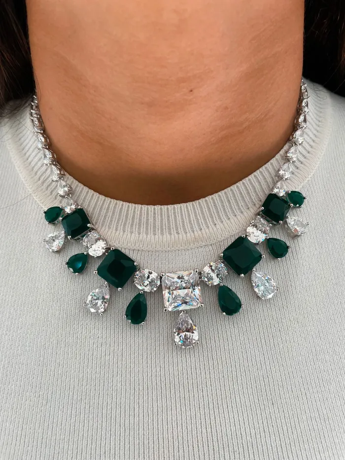 PRERTO ECOMMERCE PRIVATE LIMITED Necklaces Diu Emerald Dimonte Chunks Necklace Set