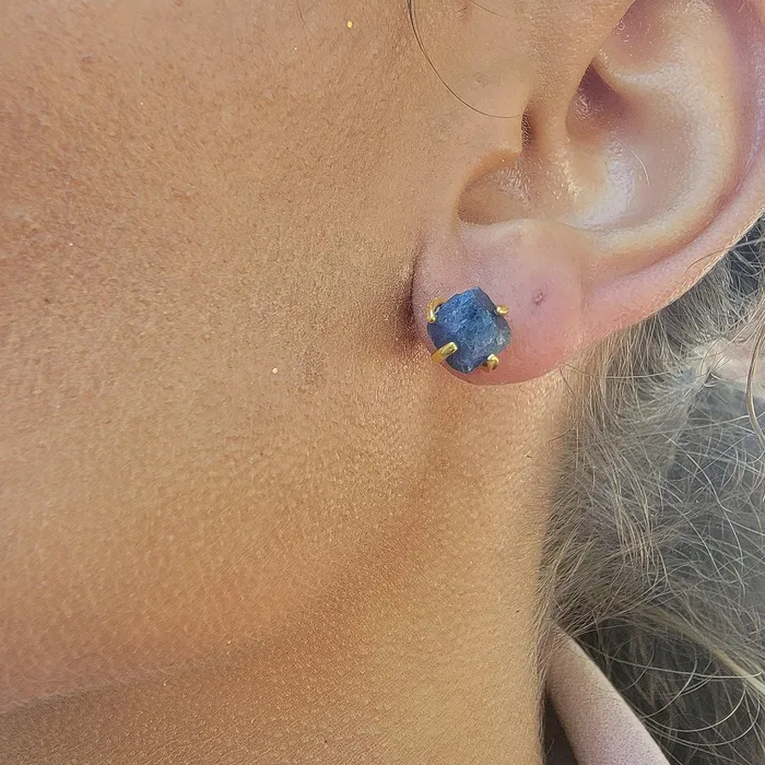 Uniquelan Jewelry Earrings Raw Blue Sapphire Stud Earrings Uniquelan Jewelry Earrings Raw Blue Sapphire Stud Earrings